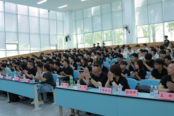 e9ad46786937bb7fcca05efcff2a358f_副本.jpg
